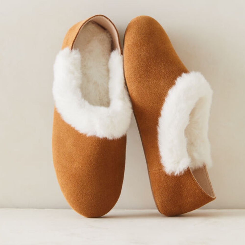 Suede slippers